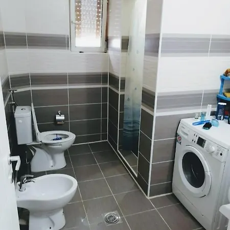 Privatni Smestaj - Grujic