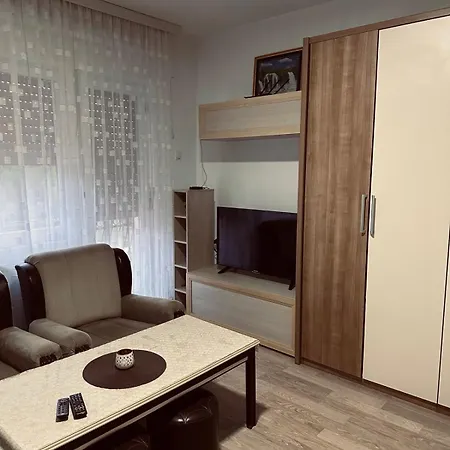 Privatni Smestaj - Grujic *