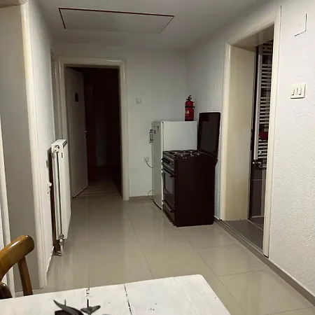 Apartment Privatni Smestaj - Grujic *