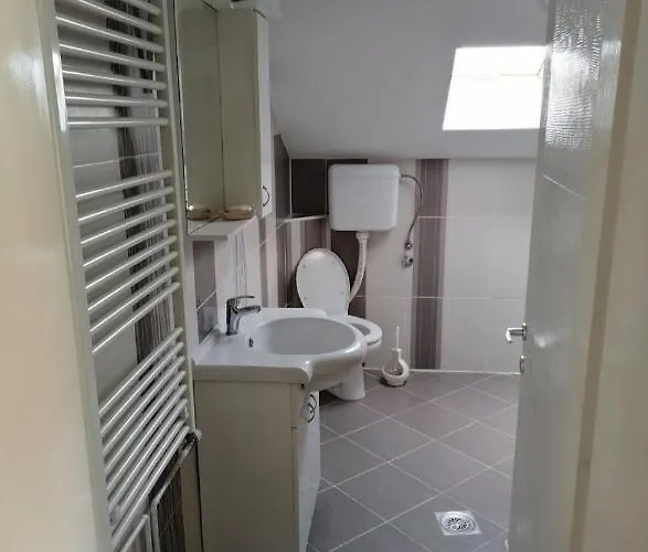 Privatni Smestaj - Grujic Daire