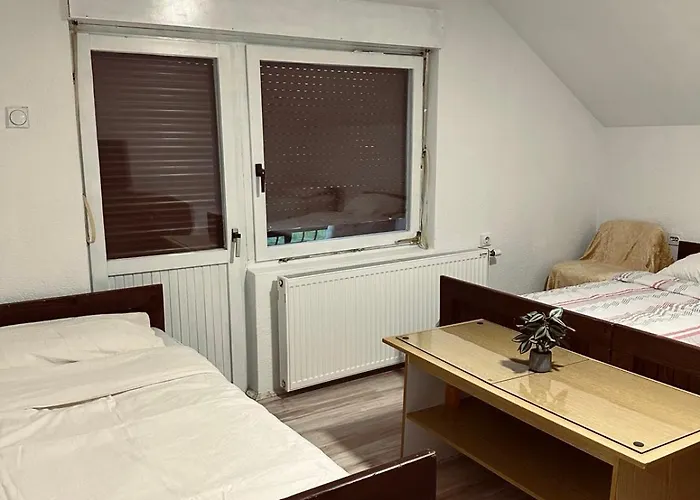 Privatni Smestaj - Grujic Daire