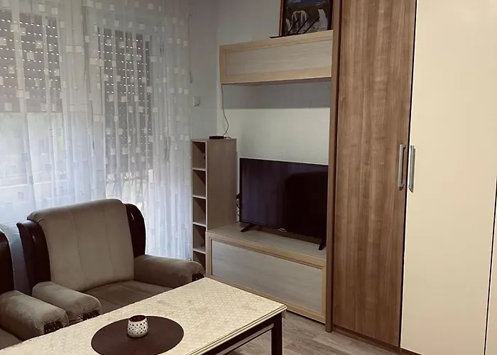 Privatni Smestaj - Grujic *